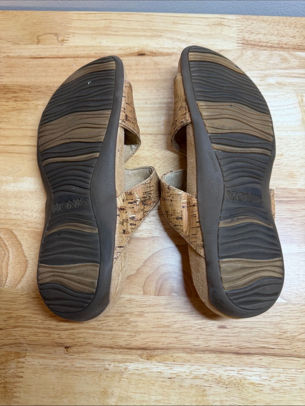 Vionic Women's Cork-Style Strappy Slide Sandals in Tan and Gold - Picture 3 of 7